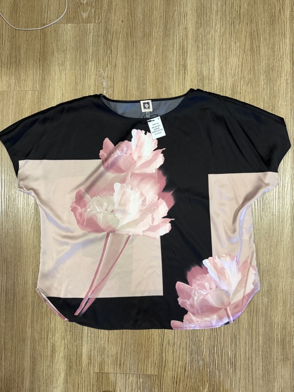 New Anne Klein Top with Pink Floral Panels Xl